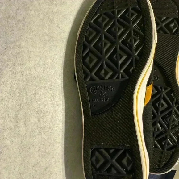 Preowned Converse Black and Yellow All Stars Men’s size 9 Women’s 11 - Picture 8 of 15